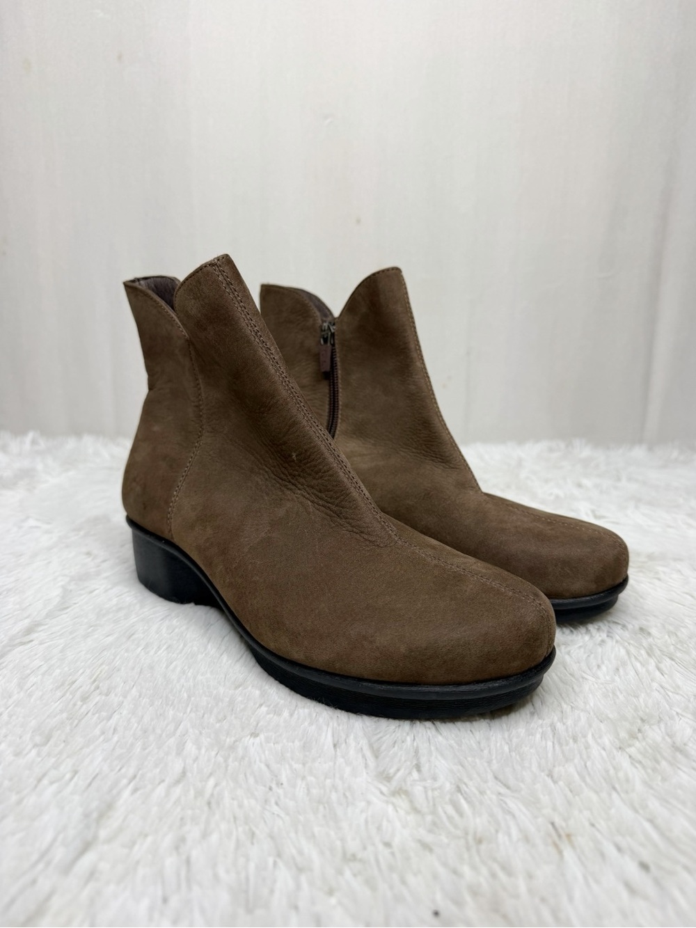 DANSKO / taupe brown zip up wedge nubuck leather ankle booties / 39